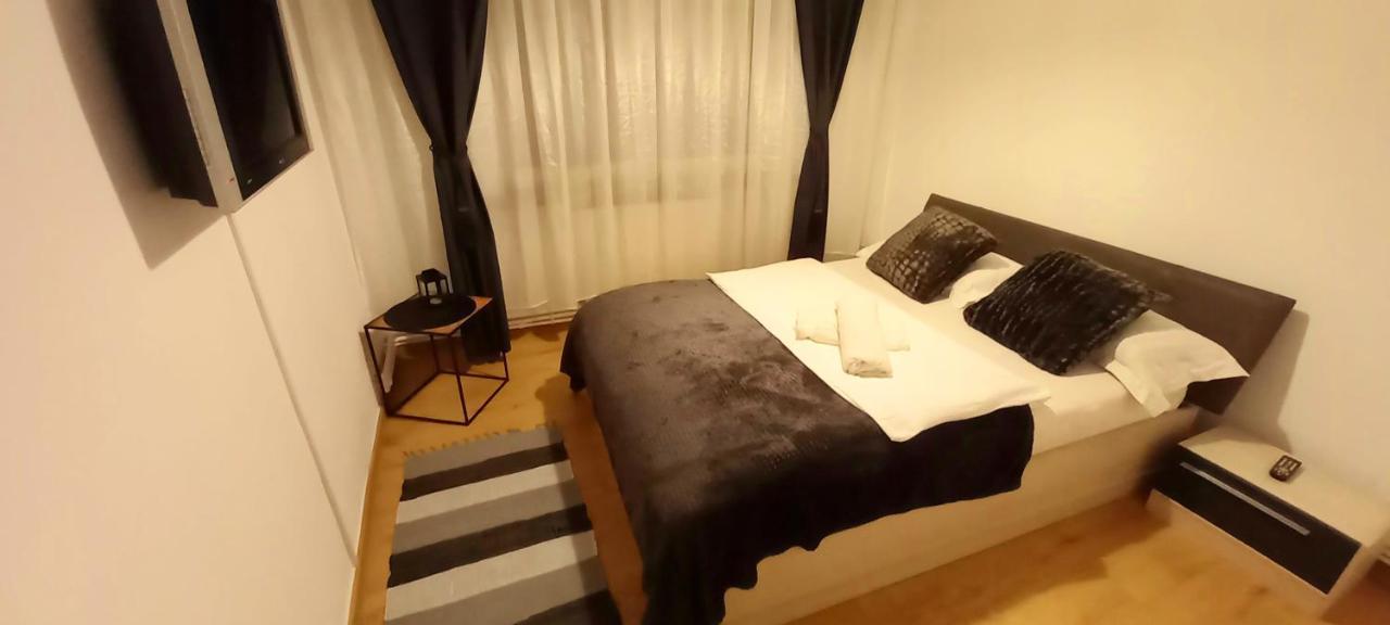 33 Coquette Apartment Baia Mare Extérieur photo