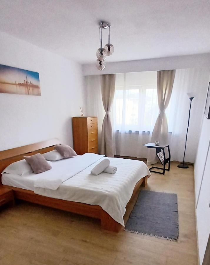 33 Coquette Apartment Baia Mare Extérieur photo