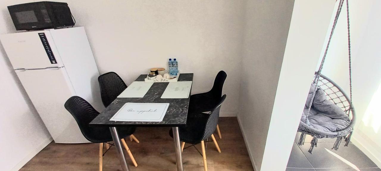 33 Coquette Apartment Baia Mare Extérieur photo